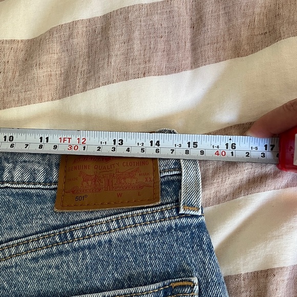 Levi's Premium 501 Straight Jeans in Hollow Days Medium Wash Size 28 L 32" - Picture 12 of 14